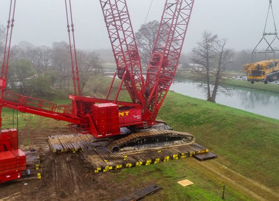 TNT Crawler Crane Lift
