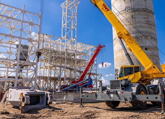 TNT Rough-Terrain Crane