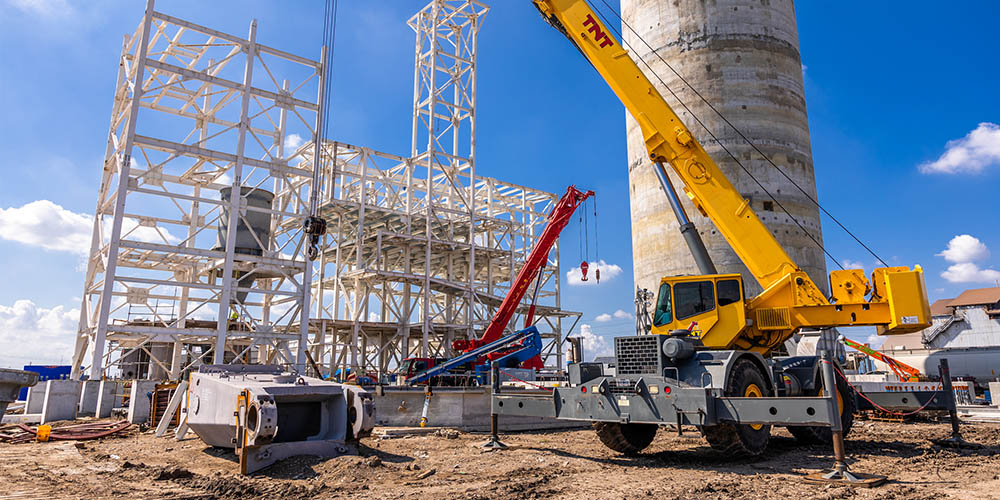 TNT Rough-Terrain Crane