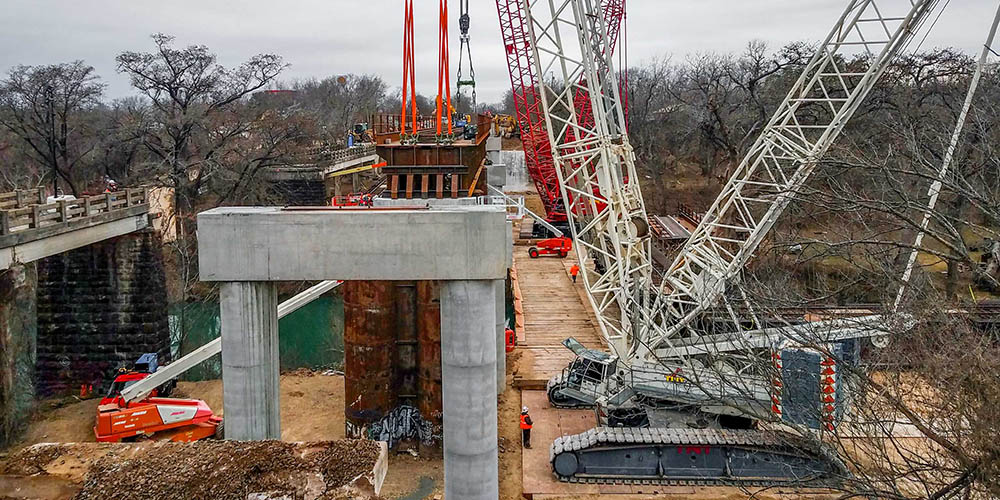 TNT Crawler Crane Union Pacific Heavy-Lift