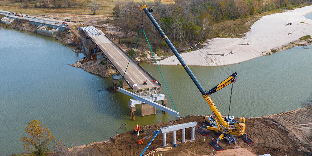TNT Crane 900 Ton Bridge Girder Lift